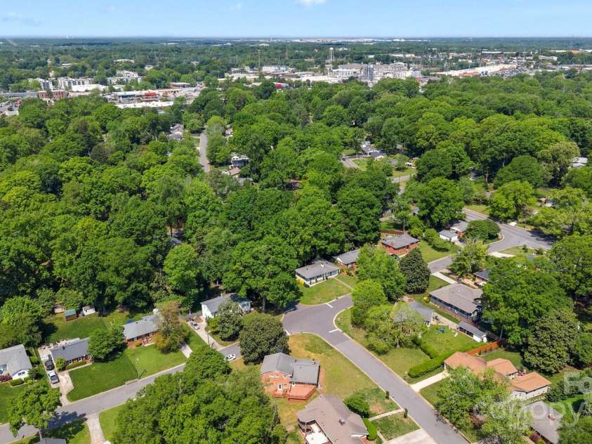 5301 Baker Drive, Charlotte, NC 28210.  MLS# CAR4246783, YatesRealty ID 14446. 