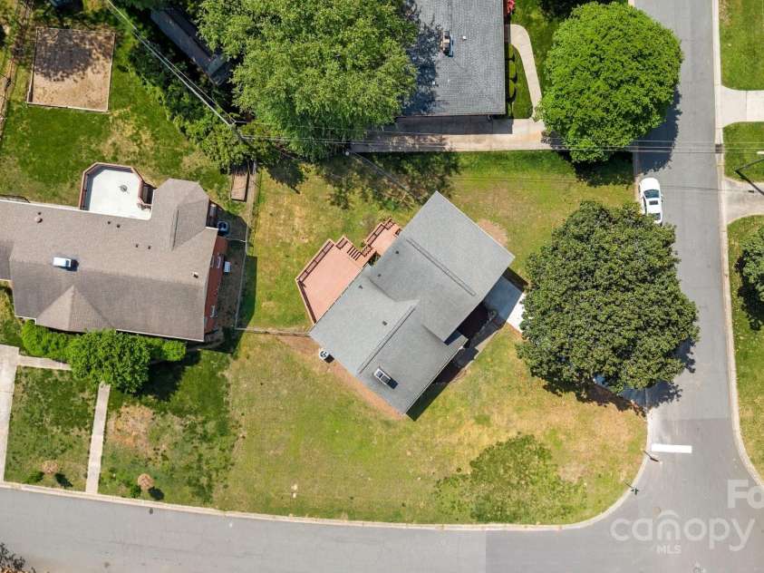 5301 Baker Drive, Charlotte, NC 28210.  MLS# CAR4246783, YatesRealty ID 14446. 