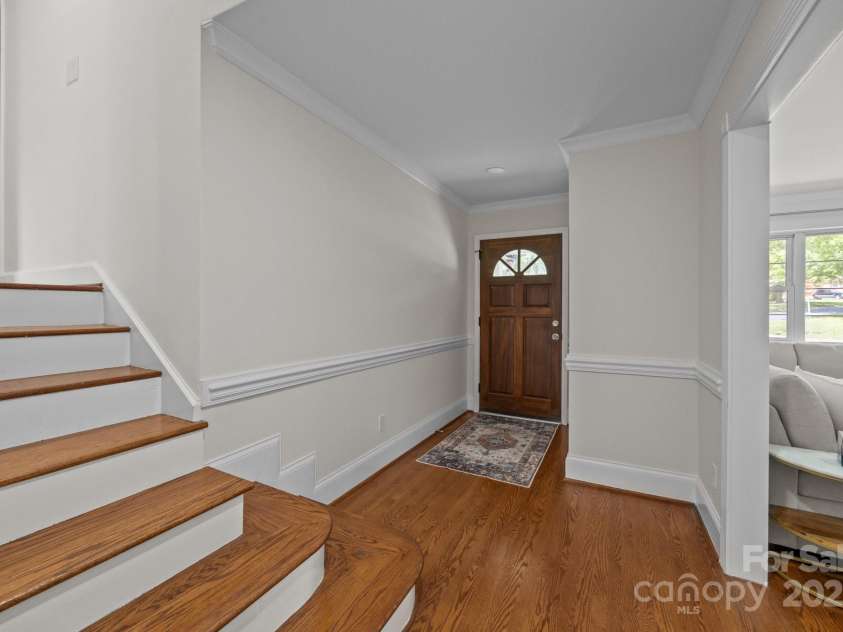 5301 Baker Drive, Charlotte, NC 28210.  MLS# CAR4246783, YatesRealty ID 14446. 