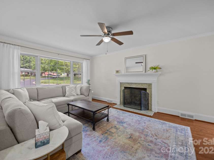 5301 Baker Drive, Charlotte, NC 28210.  MLS# CAR4246783, YatesRealty ID 14446. 