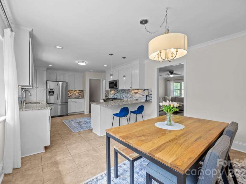 5301 Baker Drive, Charlotte, NC 28210.  MLS# CAR4246783, YatesRealty ID 14446. 