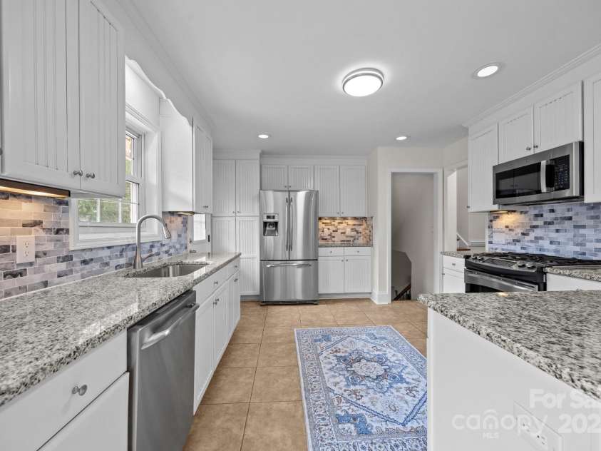 5301 Baker Drive, Charlotte, NC 28210.  MLS# CAR4246783, YatesRealty ID 14446. 