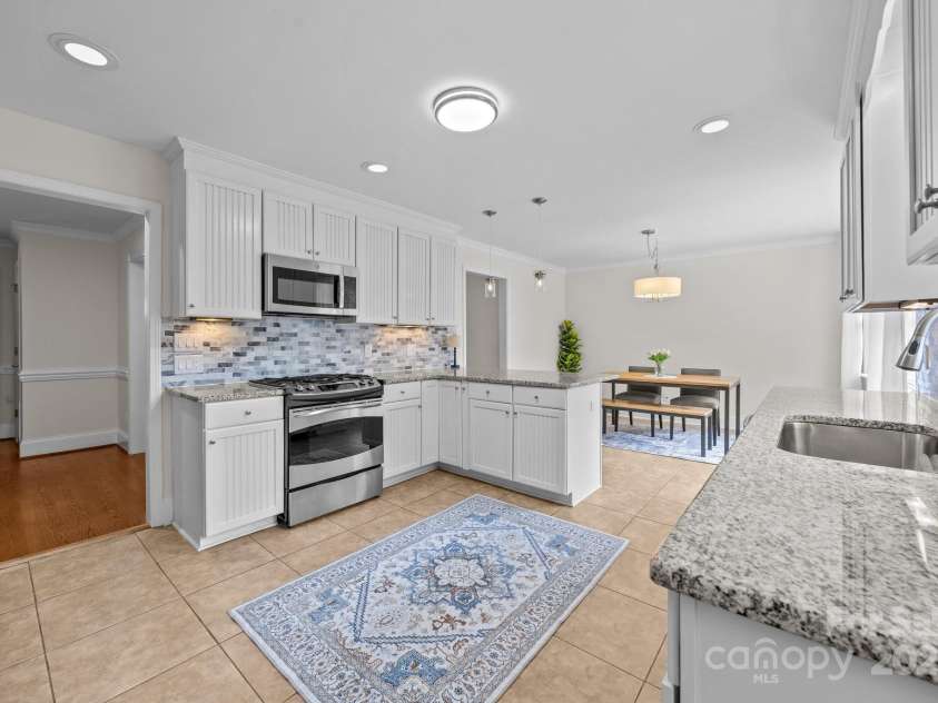 5301 Baker Drive, Charlotte, NC 28210.  MLS# CAR4246783, YatesRealty ID 14446. 