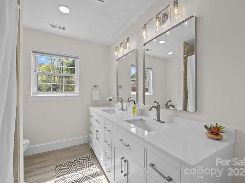 5301 Baker Drive, Charlotte, NC 28210.  MLS# CAR4246783, YatesRealty ID 14446. 