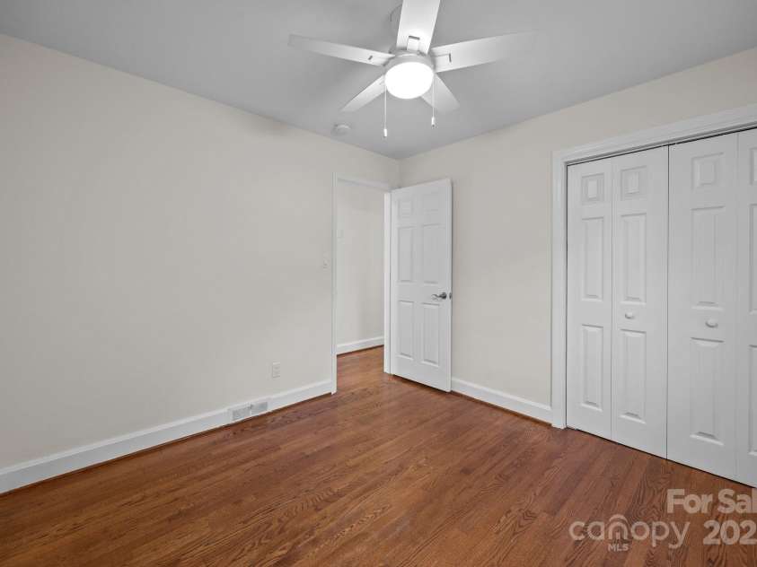 5301 Baker Drive, Charlotte, NC 28210.  MLS# CAR4246783, YatesRealty ID 14446. 