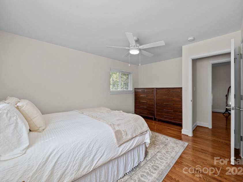 5301 Baker Drive, Charlotte, NC 28210.  MLS# CAR4246783, YatesRealty ID 14446. 