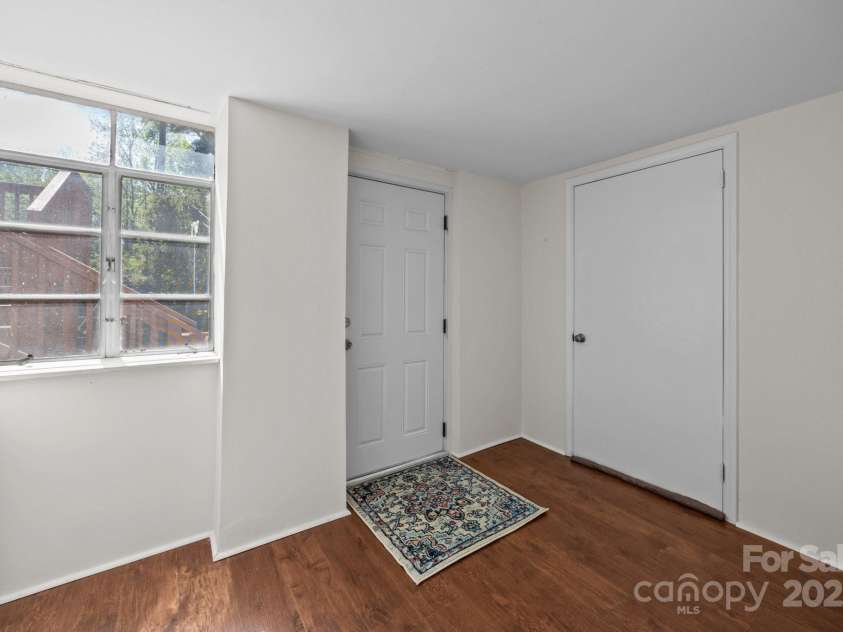 5301 Baker Drive, Charlotte, NC 28210.  MLS# CAR4246783, YatesRealty ID 14446. 