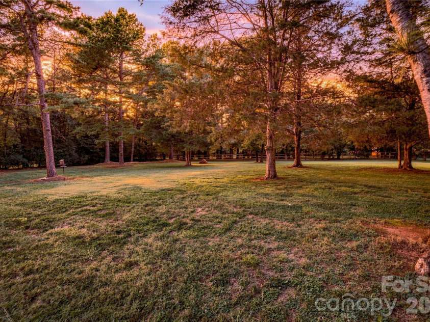 2429 Cassidy Drive, Davidson, NC 28036.  MLS# CAR4420057, YatesRealty ID 14449. 
