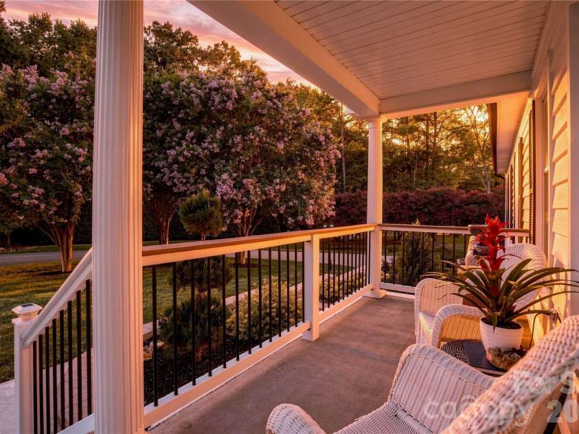 2429 Cassidy Drive, Davidson, NC 28036.  MLS# CAR4420057, YatesRealty ID 14449. Front Porch Views