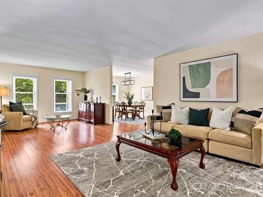 2429 Cassidy Drive, Davidson, NC 28036.  MLS# CAR4420057, YatesRealty ID 14449. Living Room