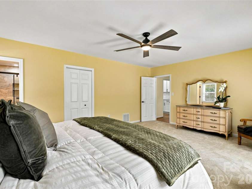 2429 Cassidy Drive, Davidson, NC 28036.  MLS# CAR4420057, YatesRealty ID 14449. Primary