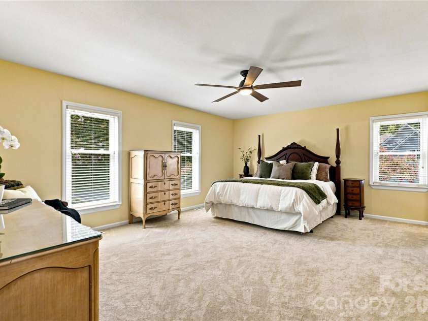 2429 Cassidy Drive, Davidson, NC 28036.  MLS# CAR4420057, YatesRealty ID 14449. Primary Suite