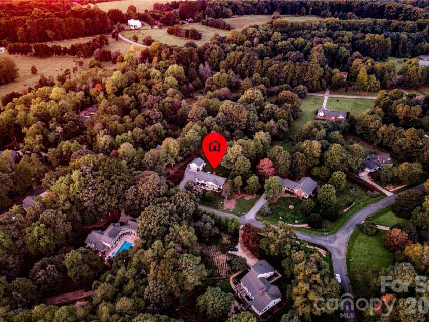 2429 Cassidy Drive, Davidson, NC 28036.  MLS# CAR4420057, YatesRealty ID 14449. Prime Davidson location