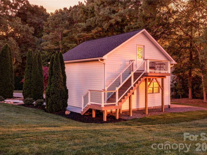 2429 Cassidy Drive, Davidson, NC 28036.  MLS# CAR4420057, YatesRealty ID 14449. Separate entrance to 2nd level