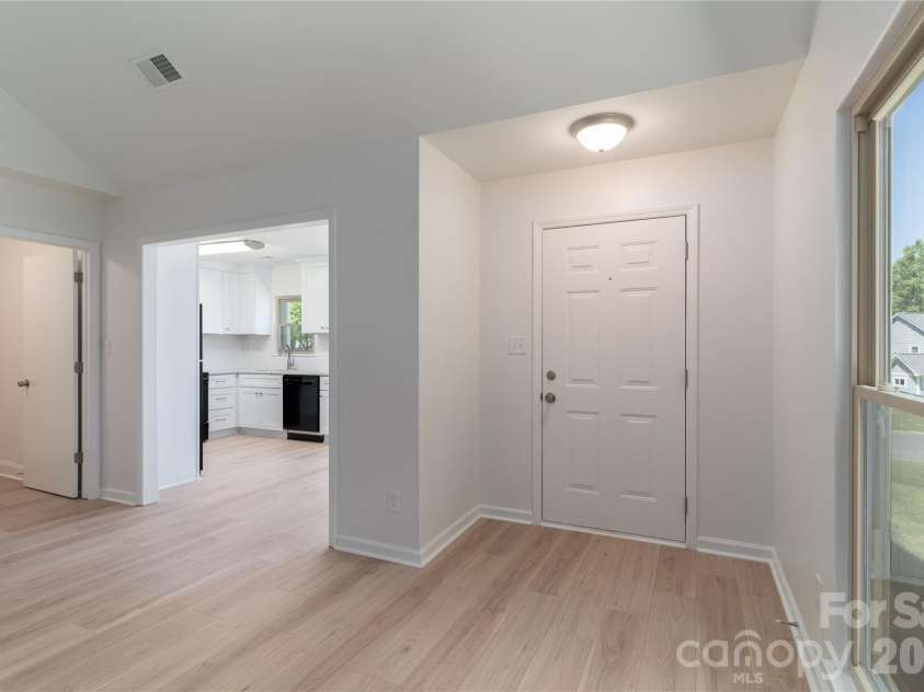 10324 Bon Meade Lane, Cornelius, NC 28031.  MLS# CAR4356891, YatesRealty ID 14450. Front Entry