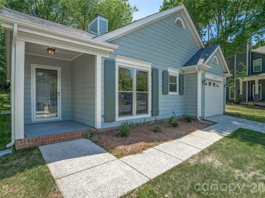 10324 Bon Meade Lane, Cornelius, NC 28031.  MLS# CAR4356891, YatesRealty ID 14450. Front Walk and Porch