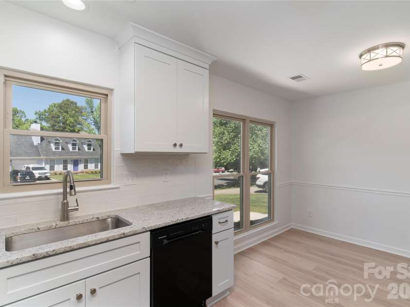10324 Bon Meade Lane, Cornelius, NC 28031.  MLS# CAR4356891, YatesRealty ID 14450. Kitchen