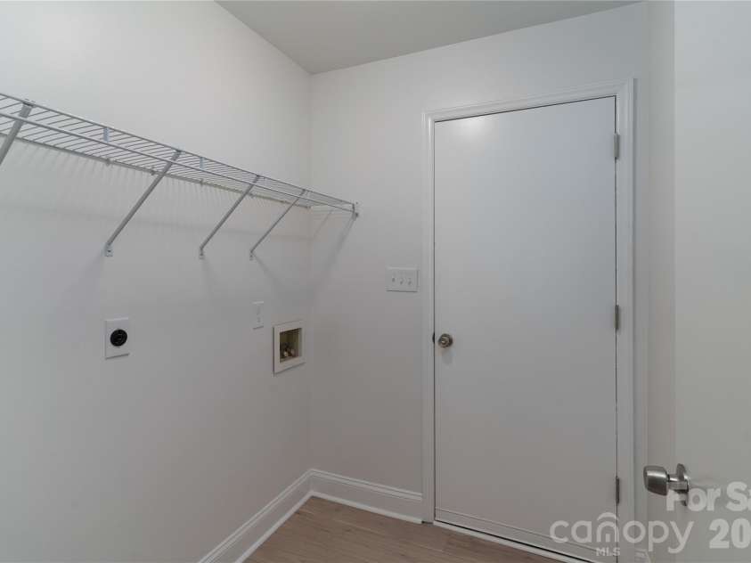 10324 Bon Meade Lane, Cornelius, NC 28031.  MLS# CAR4356891, YatesRealty ID 14450. Laundry