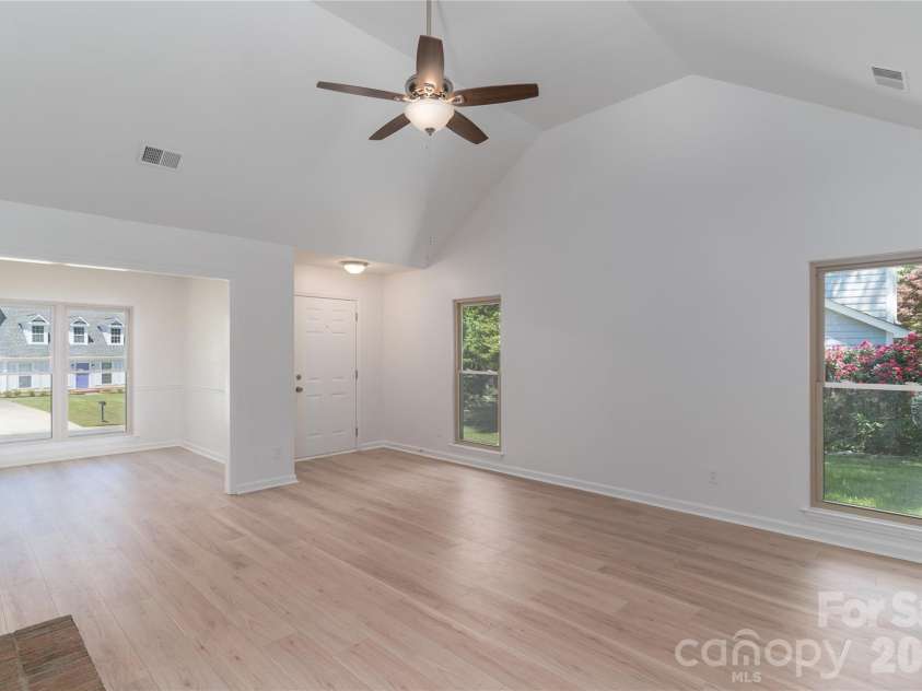 10324 Bon Meade Lane, Cornelius, NC 28031.  MLS# CAR4356891, YatesRealty ID 14450. Living to Dining