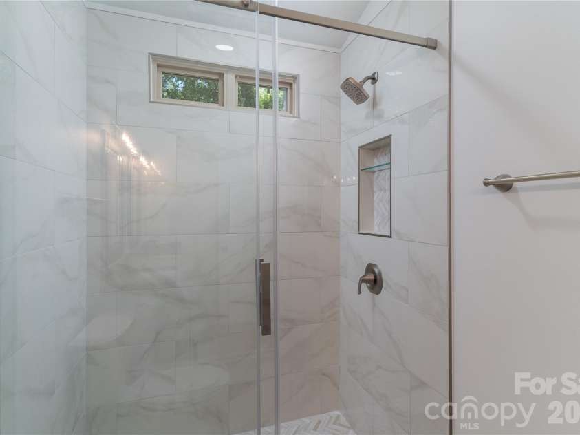 10324 Bon Meade Lane, Cornelius, NC 28031.  MLS# CAR4356891, YatesRealty ID 14450. New Walk in Shower