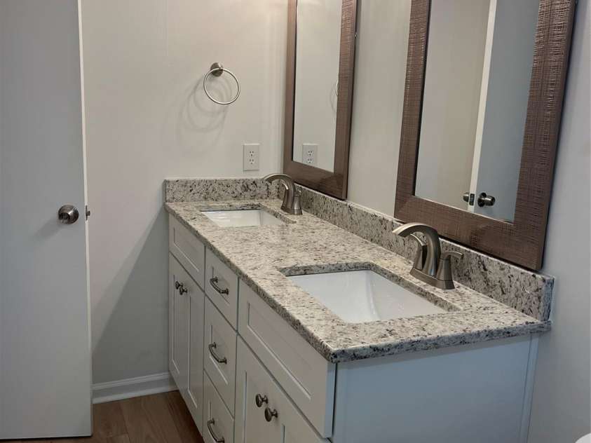 10324 Bon Meade Lane, Cornelius, NC 28031.  MLS# CAR4356891, YatesRealty ID 14450. Primary Bath