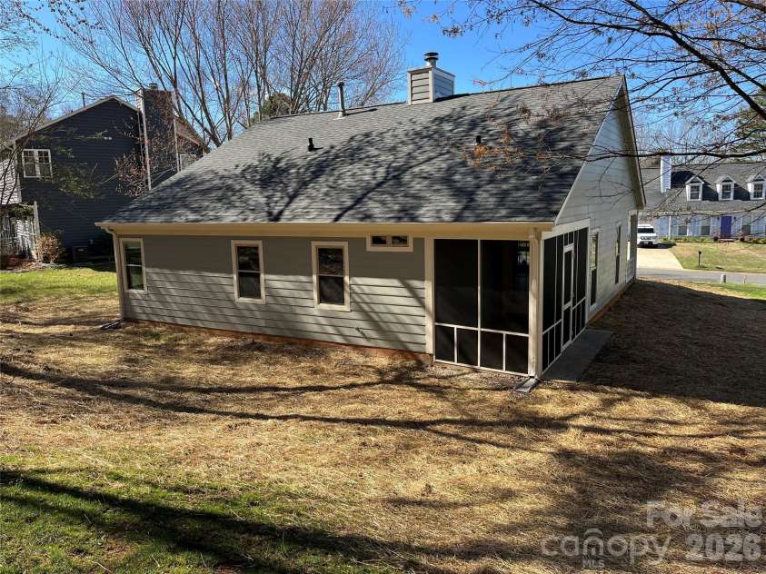 10324 Bon Meade Lane, Cornelius, NC 28031.  MLS# CAR4356891, YatesRealty ID 14450. Rear Left