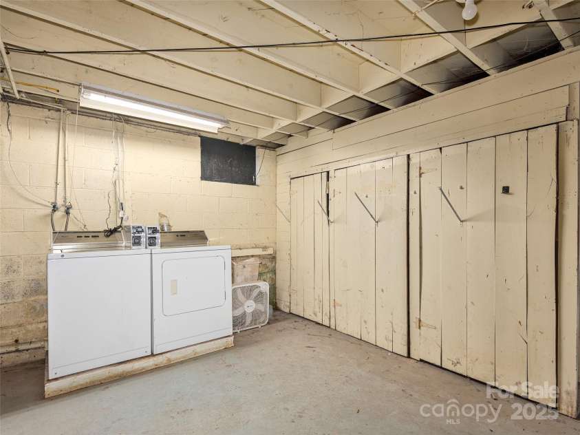 19 Murdock Avenue, Asheville, NC 28804.  MLS# CAR4259711, YatesRealty ID 14450. 