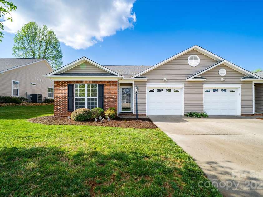 117 Morgan Trace Drive, Valdese, NC 28690.  MLS# CAR4234909, YatesRealty ID 14452. 