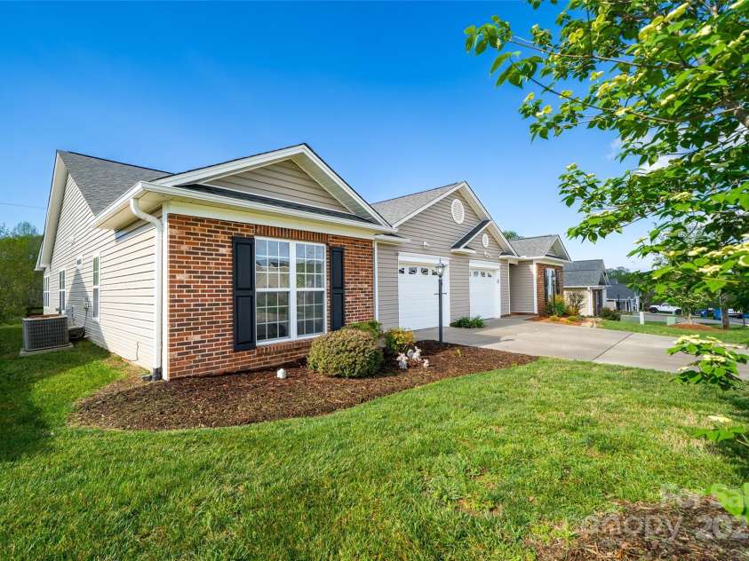 117 Morgan Trace Drive, Valdese, NC 28690.  MLS# CAR4234909, YatesRealty ID 14452. 