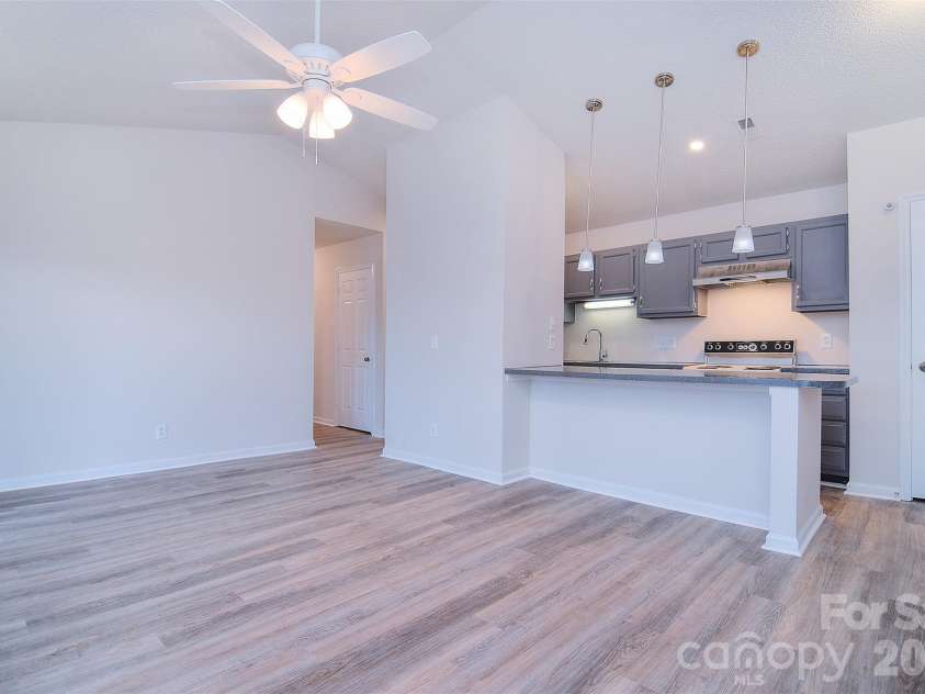 6120 Meadow Rose Lane, Charlotte, NC 28215.  MLS# CAR4405404, YatesRealty ID 14453. 
