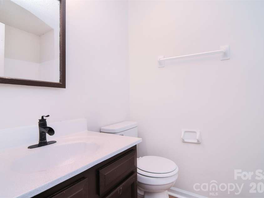 6120 Meadow Rose Lane, Charlotte, NC 28215.  MLS# CAR4405404, YatesRealty ID 14453. 