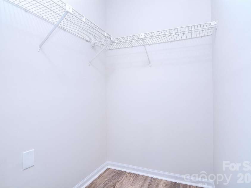 6120 Meadow Rose Lane, Charlotte, NC 28215.  MLS# CAR4405404, YatesRealty ID 14453. 