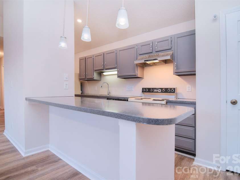 6120 Meadow Rose Lane, Charlotte, NC 28215.  MLS# CAR4405404, YatesRealty ID 14453. 