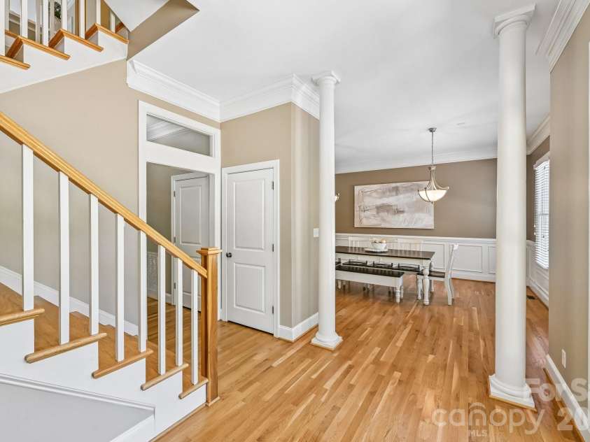 209 37th Avenue Place, Hickory, NC 28601.  MLS# CAR4358488, YatesRealty ID 14454. 