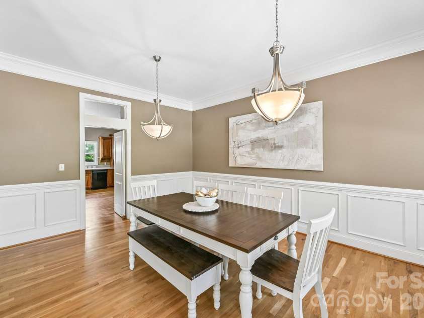 209 37th Avenue Place, Hickory, NC 28601.  MLS# CAR4358488, YatesRealty ID 14454. 