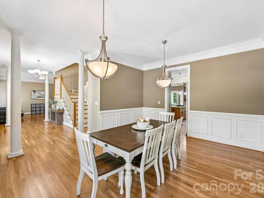 209 37th Avenue Place, Hickory, NC 28601.  MLS# CAR4358488, YatesRealty ID 14454. 