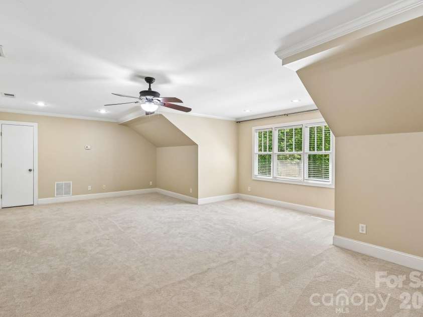 209 37th Avenue Place, Hickory, NC 28601.  MLS# CAR4358488, YatesRealty ID 14454. 