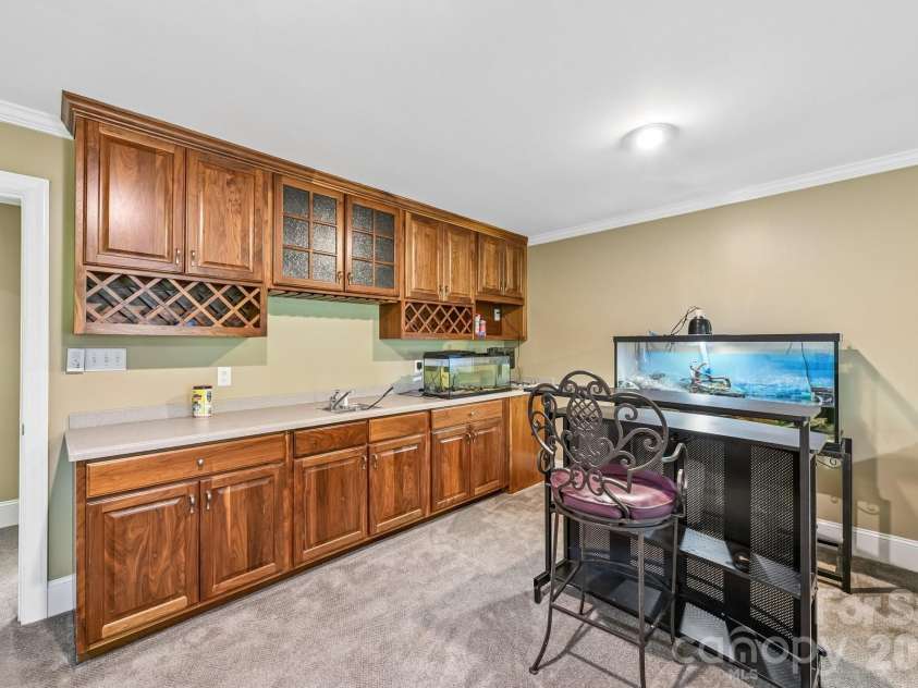 209 37th Avenue Place, Hickory, NC 28601.  MLS# CAR4358488, YatesRealty ID 14454. 