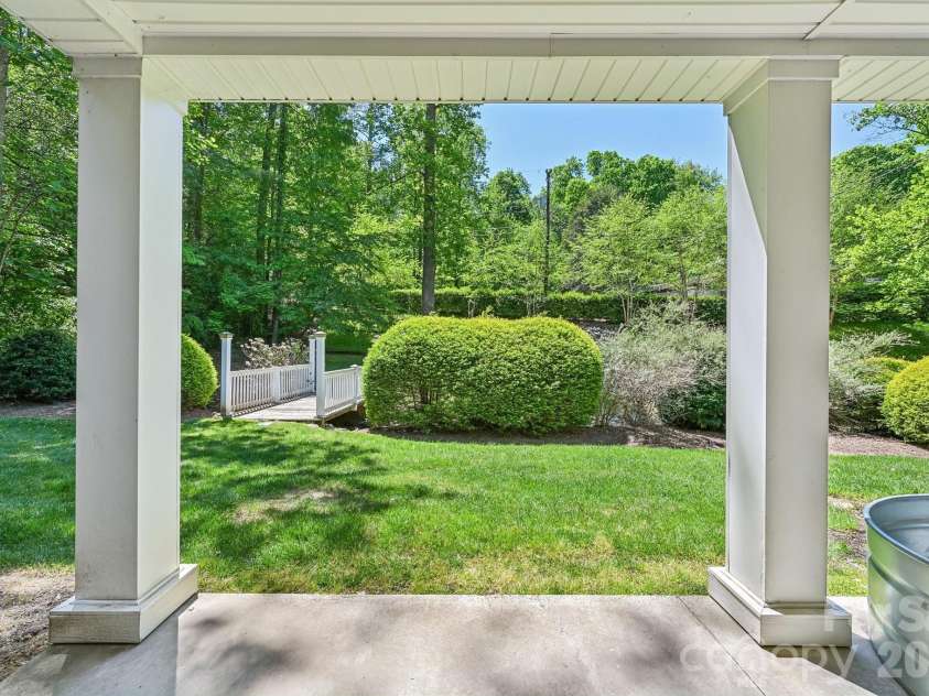 209 37th Avenue Place, Hickory, NC 28601.  MLS# CAR4358488, YatesRealty ID 14454. 