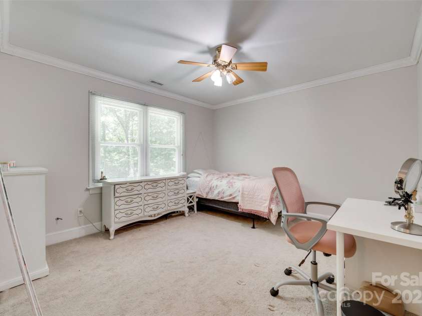 7122 Forest Ridge Road, Matthews, NC 28104.  MLS# CAR4249033, YatesRealty ID 14454. 