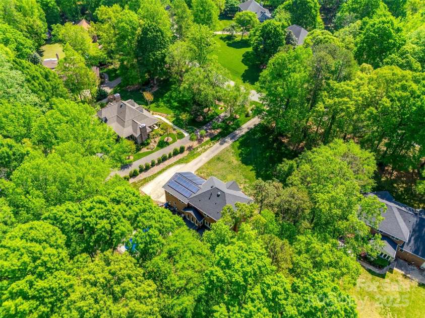 7122 Forest Ridge Road, Matthews, NC 28104.  MLS# CAR4249033, YatesRealty ID 14454. 