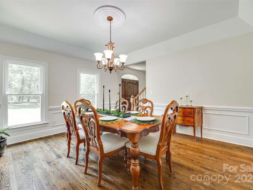 7122 Forest Ridge Road, Matthews, NC 28104.  MLS# CAR4249033, YatesRealty ID 14454. Dining Room