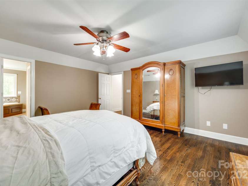 7122 Forest Ridge Road, Matthews, NC 28104.  MLS# CAR4249033, YatesRealty ID 14454. Primary