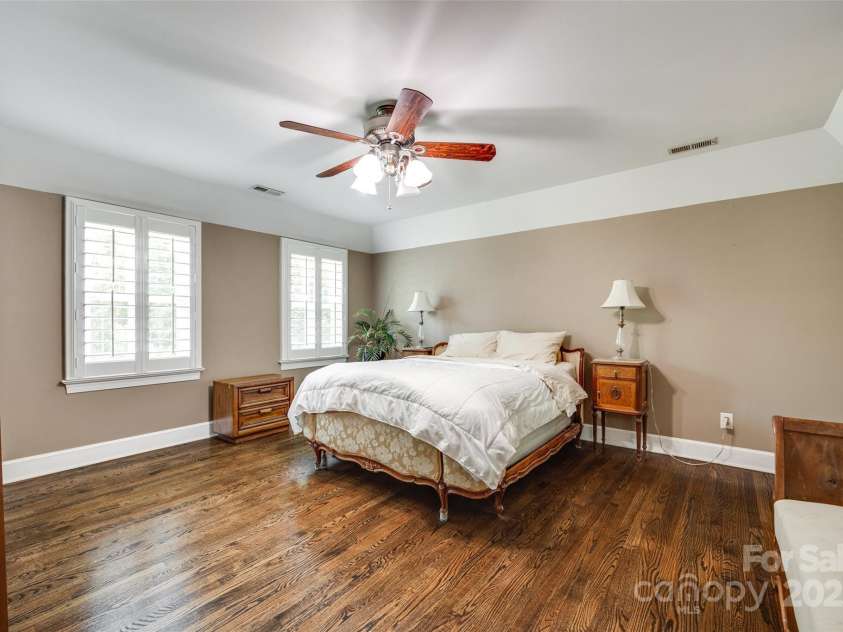 7122 Forest Ridge Road, Matthews, NC 28104.  MLS# CAR4249033, YatesRealty ID 14454. Primary on 2nd Floor