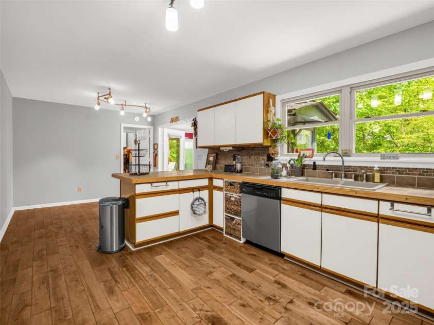 174 Chippendale Drive, Mills River, NC 28759.  MLS# CAR4164743, YatesRealty ID 14455. 