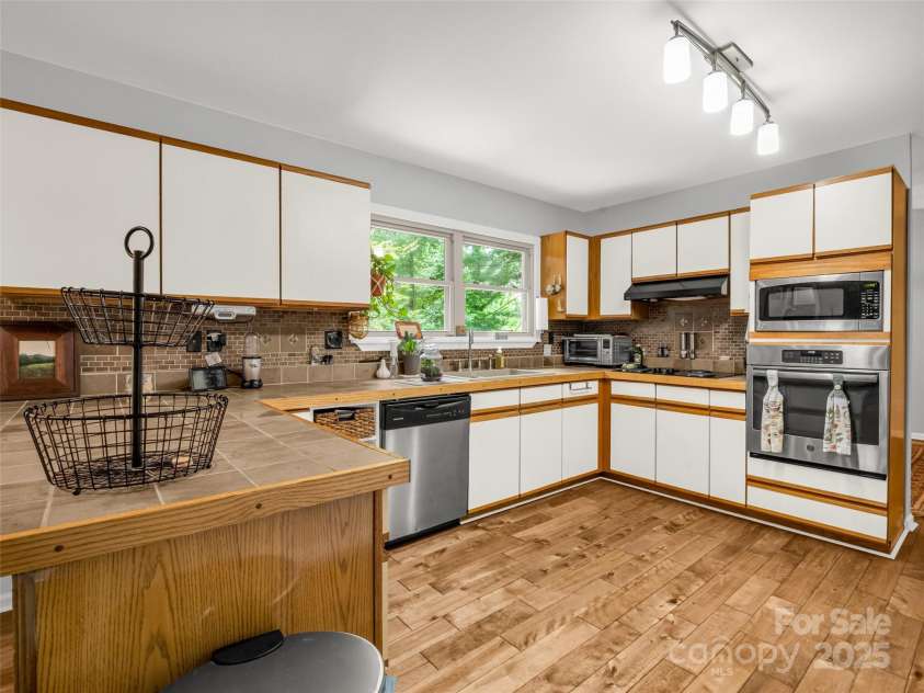 174 Chippendale Drive, Mills River, NC 28759.  MLS# CAR4164743, YatesRealty ID 14455. 