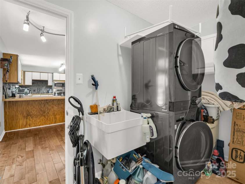 174 Chippendale Drive, Mills River, NC 28759.  MLS# CAR4164743, YatesRealty ID 14455. 