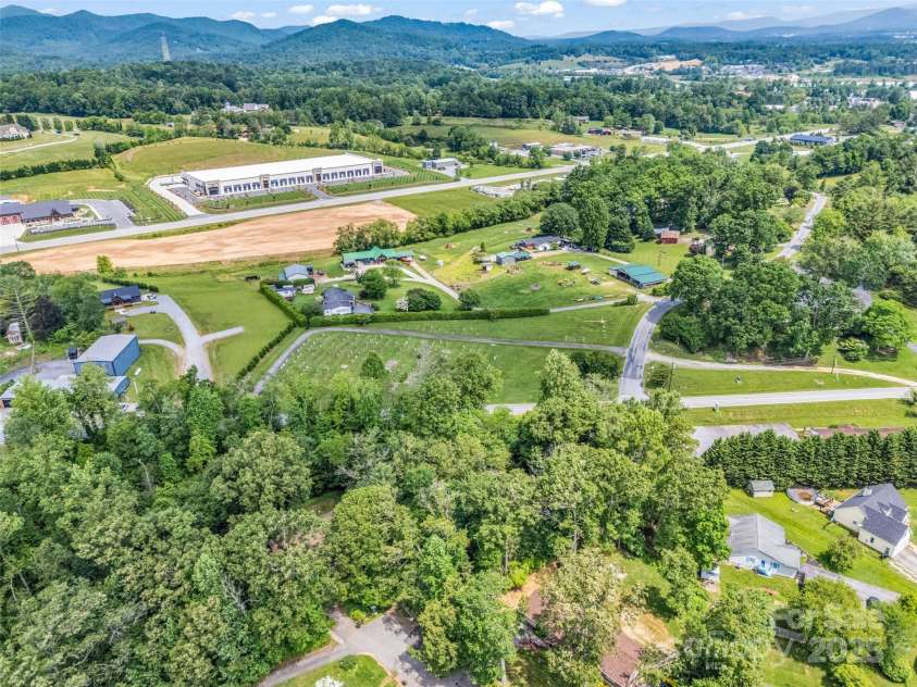 174 Chippendale Drive, Mills River, NC 28759.  MLS# CAR4164743, YatesRealty ID 14455. 