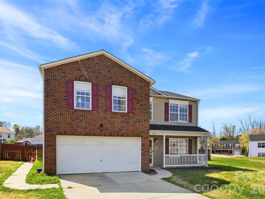 9610 Duxford Lane, Charlotte, NC 28269.  MLS# CAR4361850, YatesRealty ID 14455. 