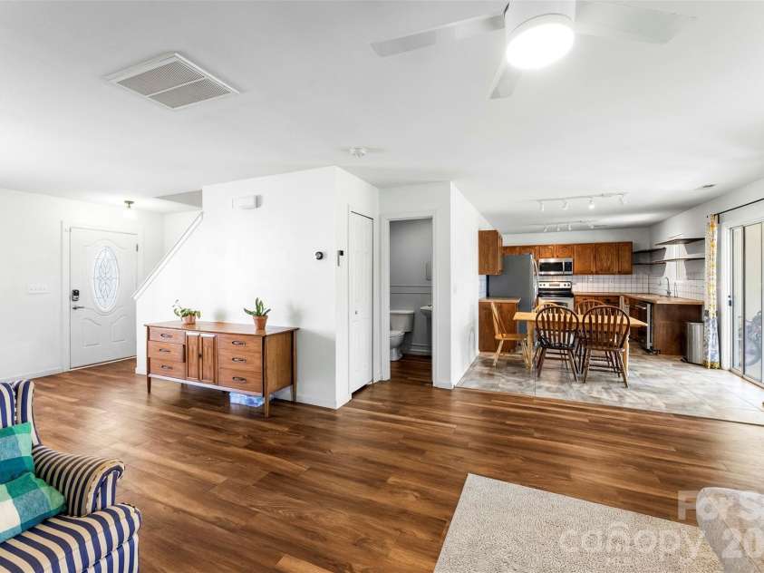 9610 Duxford Lane, Charlotte, NC 28269.  MLS# CAR4361850, YatesRealty ID 14455. 
